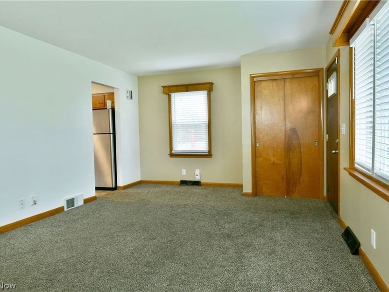 8294 Englewood Street NE, Warren, OH 44484 Photo 6