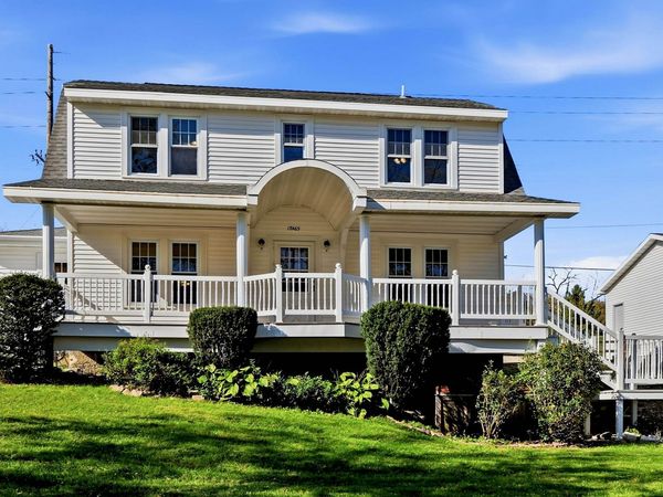 17465 Gardners Lane, Dubuque, IA 52001