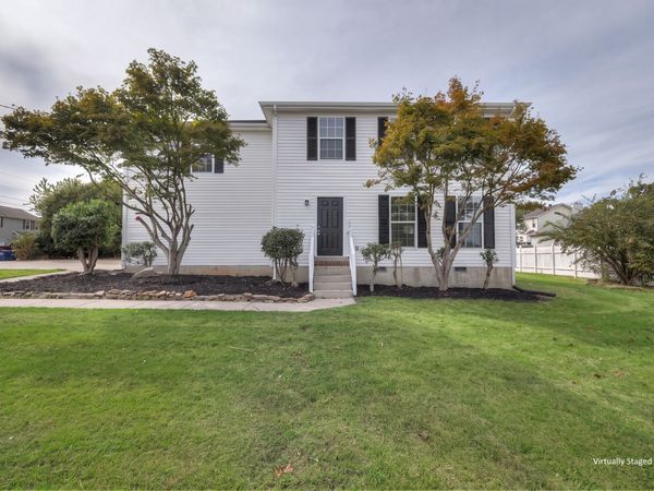 302 Holland Ridge Dr , La Vergne, TN 37086