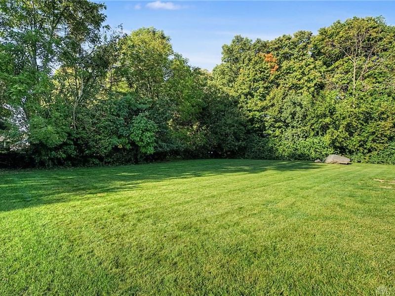4870 Summerset Drive, Tipp City, OH 45371 Photo 8