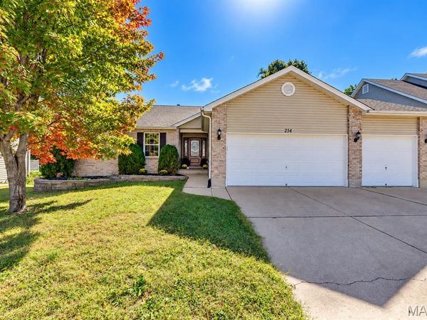 234 Romaine Spring View, Fenton, MO 63026