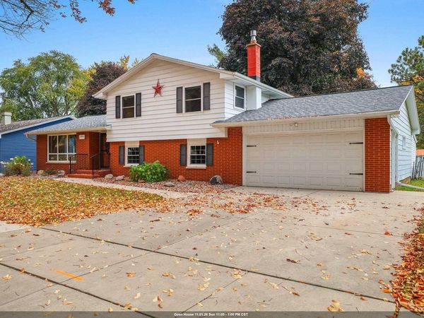 1216 ROYAL BOULEVARD, Green Bay, WI 54303