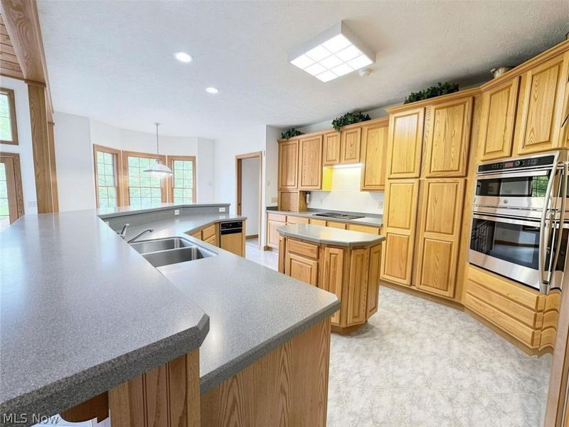 11440 Glenmora Drive, Chardon, OH 44024 Photo 10