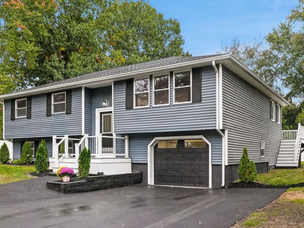 26 Meadow Dr, Middleton, MA 01949