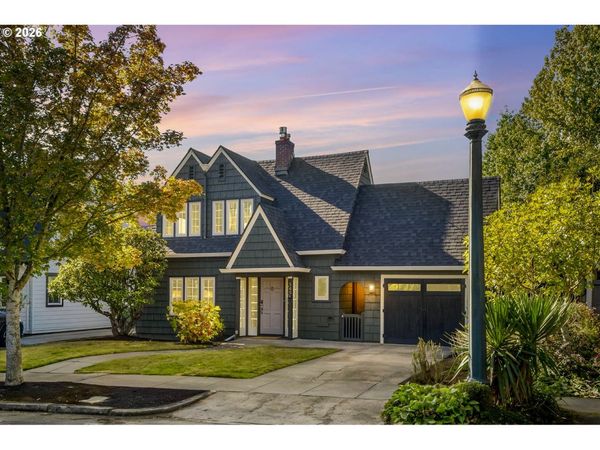 545 SE PEACOCK LN, Portland, OR 97214