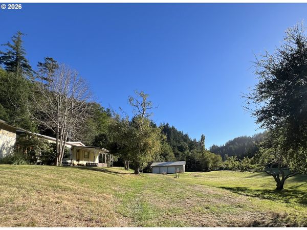 32103 CEDAR VALLEY RD, Gold Beach, OR 97444