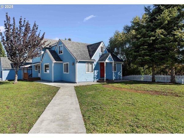 584 EXCHANGE ST, North Bend, OR 97459
