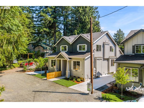 7252 SW 1st AVE, Portland, OR 97219
