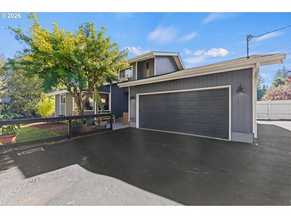 1617 OAK ST, North Bend, OR 97459