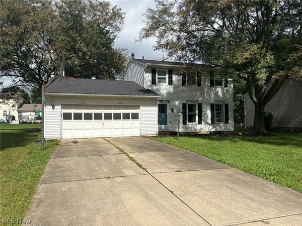 7950 Woodrush Drive NW, North Canton, OH 44720