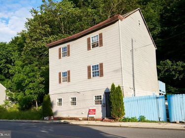 255 PEACOCK STREET, POTTSVILLE, PA 17901