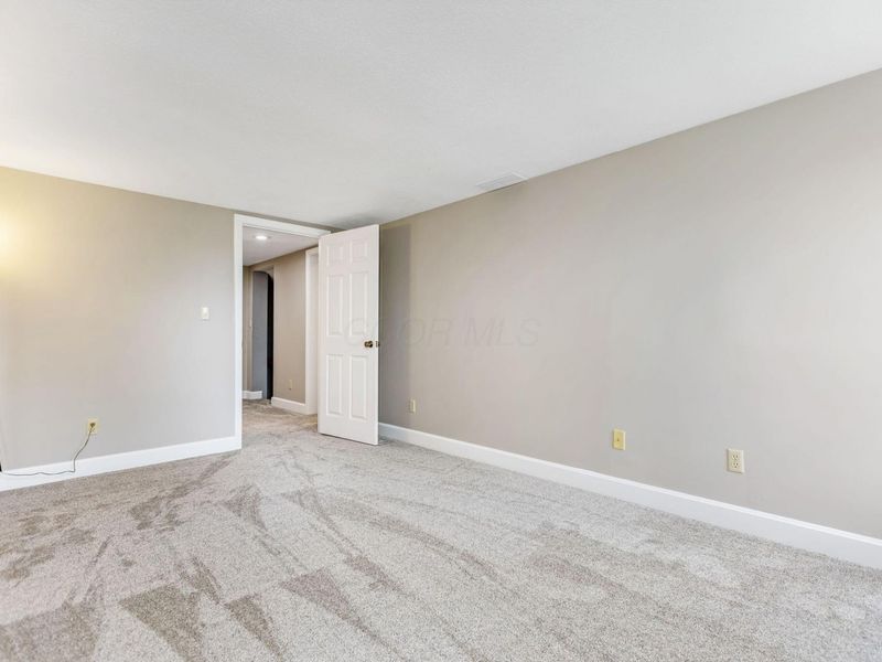 3388 Meadow Road , Cambridge, OH 43725 Photo 44