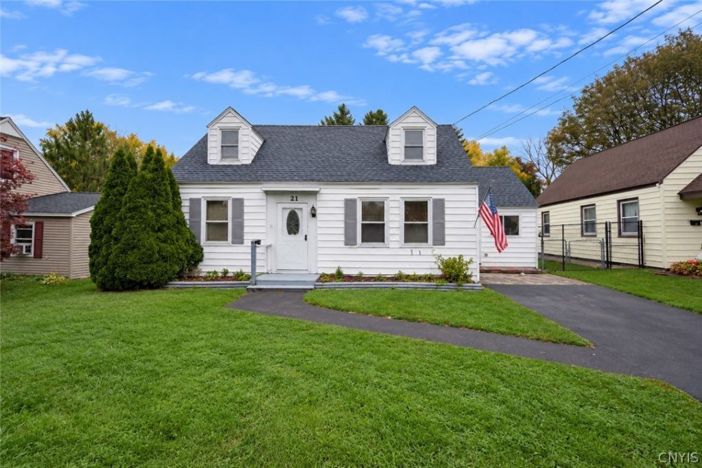 21 Parkwood Dr , East Syracuse, NY 13057 Main Photo