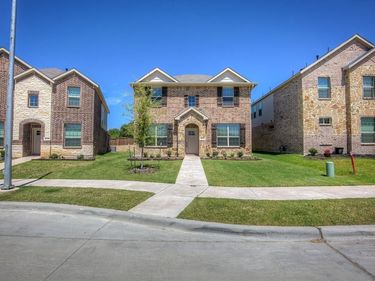 10013 Elkhorn Drive, Fort Worth, TX 76179