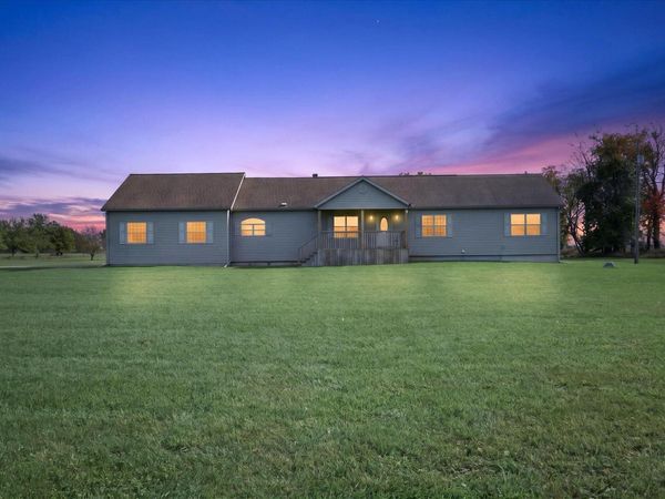 19795 Sharon Valley Road, Manchester, MI 48158