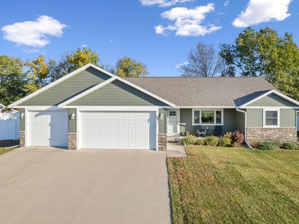1931 Mcgilvray Way, Holmen, WI 54636