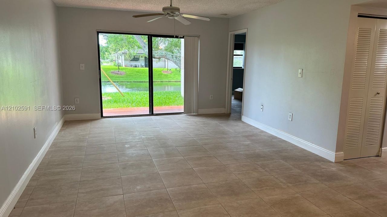 9962 Nob Hill Ln , Unit 9962, Sunrise, FL 33351 Photo