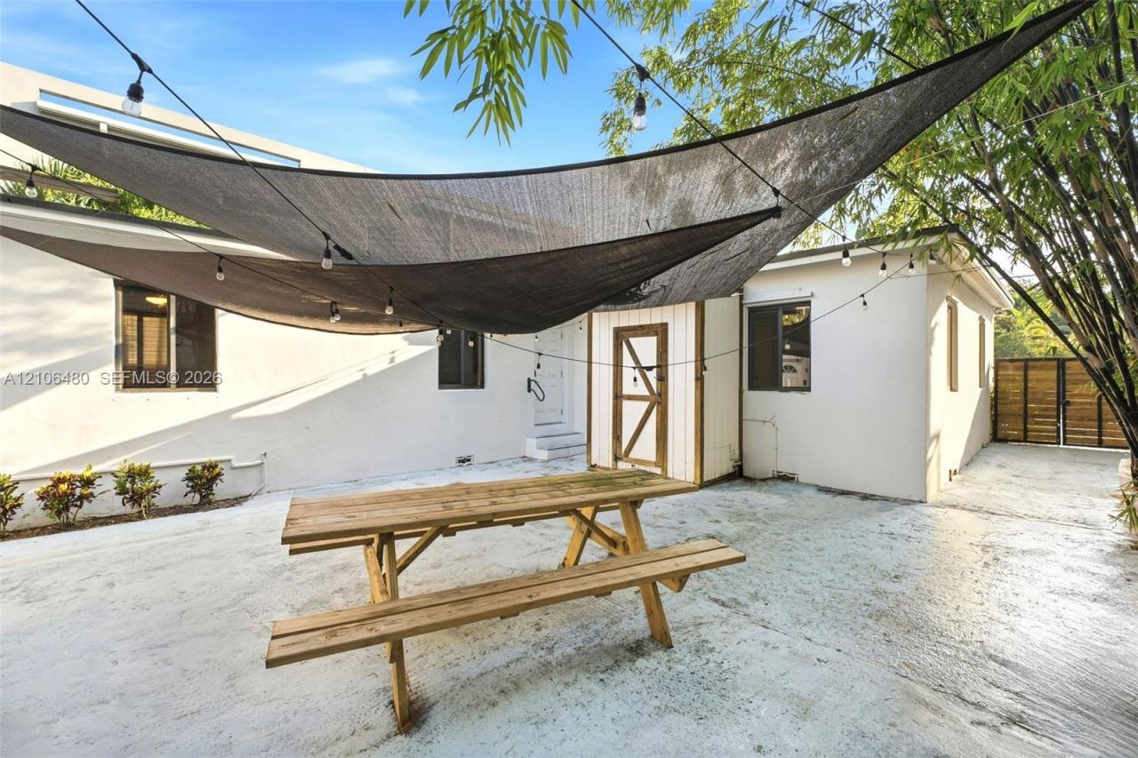 3134 Carter St , Unit 2, Miami, FL 33133 Photo