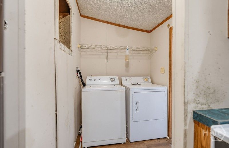 1388 Trask Parkway  Photo 10