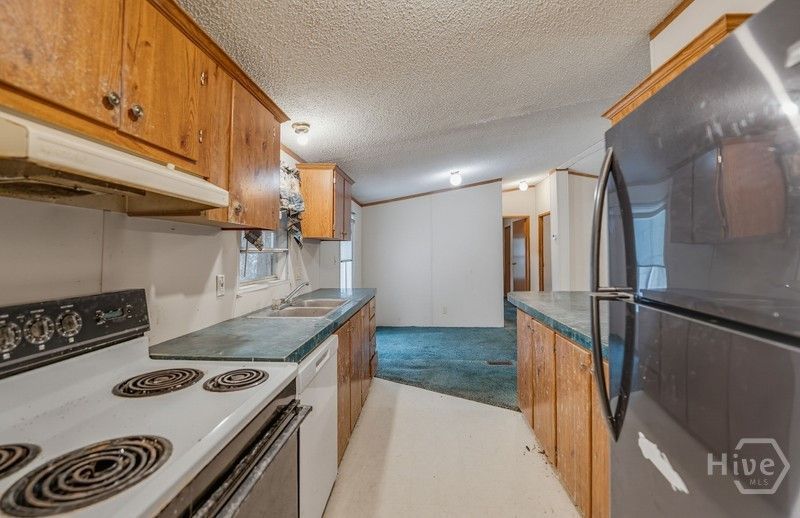 1388 Trask Parkway  Photo 11