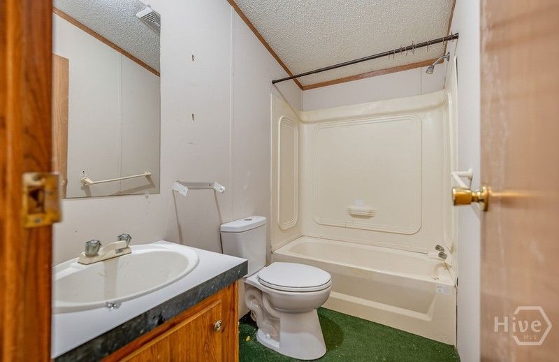 1388 Trask Parkway  Photo 14
