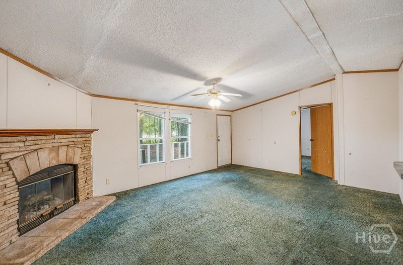 1388 Trask Parkway  Photo 4