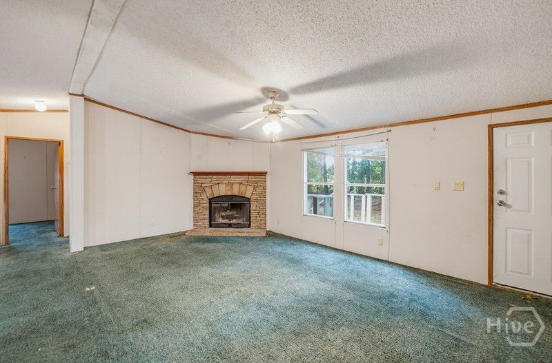 1388 Trask Parkway  Photo 5
