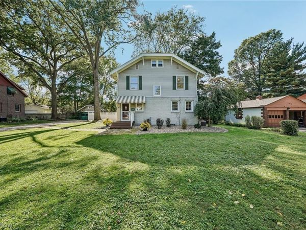 1574 Alton Drive , Akron, OH 44313