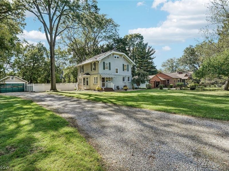 1574 Alton Drive, Akron, OH 44313 Photo 3