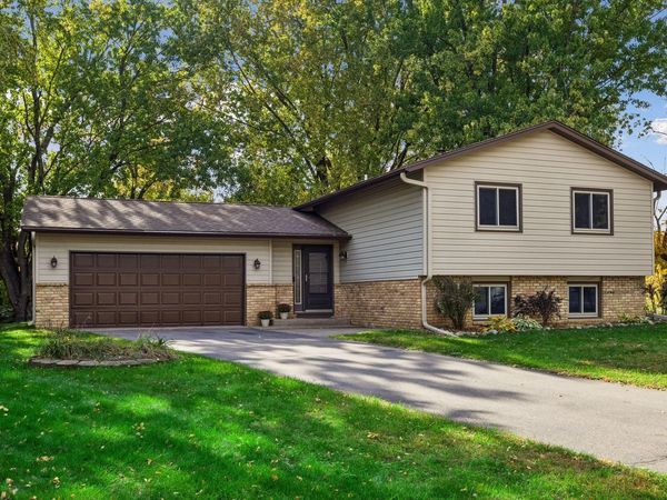1080 Churchill Circle, Shoreview, MN 55126