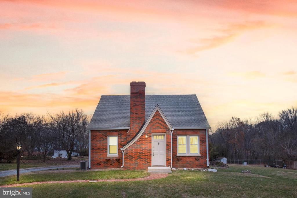 204 Leonard Road, Fredericksburg, VA 22405 Main Photo