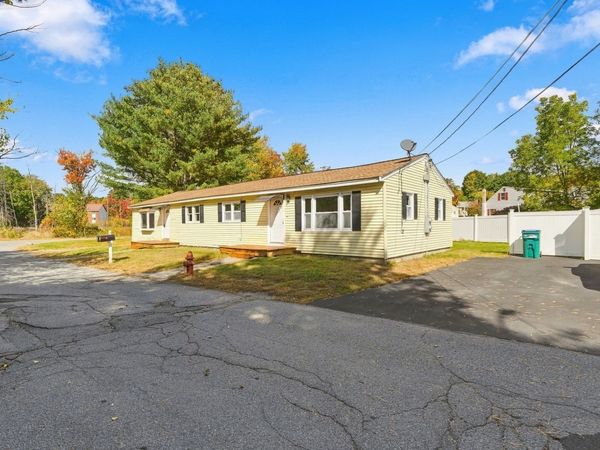 31-37 Monarch St, Lowell, MA 01854
