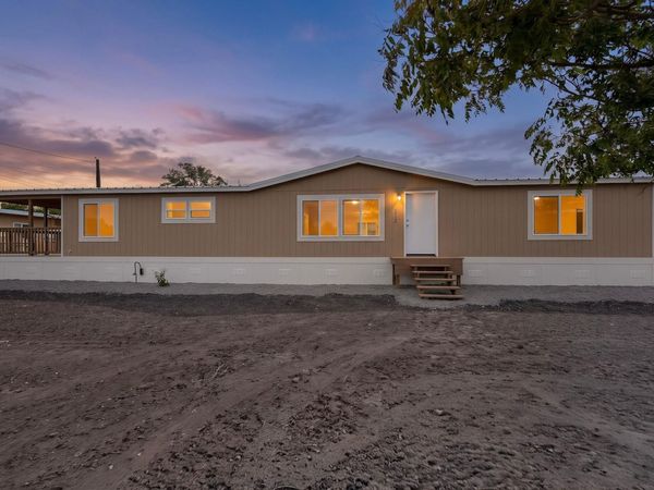 212 Clark Road SW, Albuquerque, NM 87105