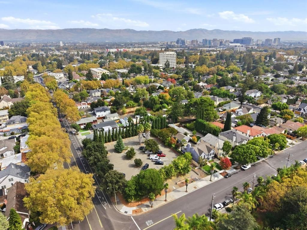 690 Chapman Street, San Jose, CA 95126 Main Photo