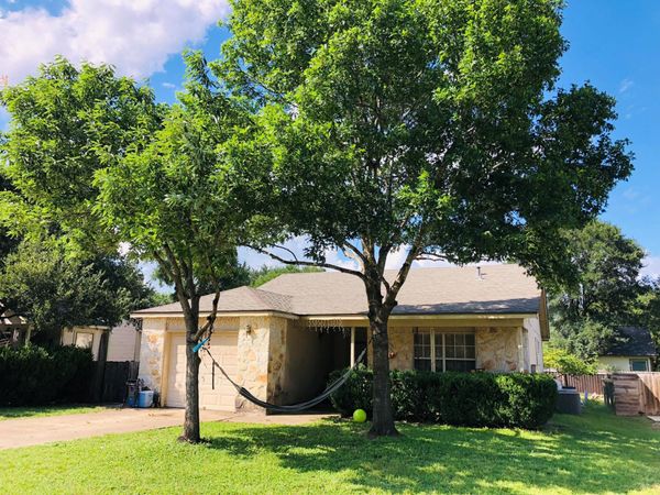 8 Happy Hollow CT, Wimberley, TX 78676