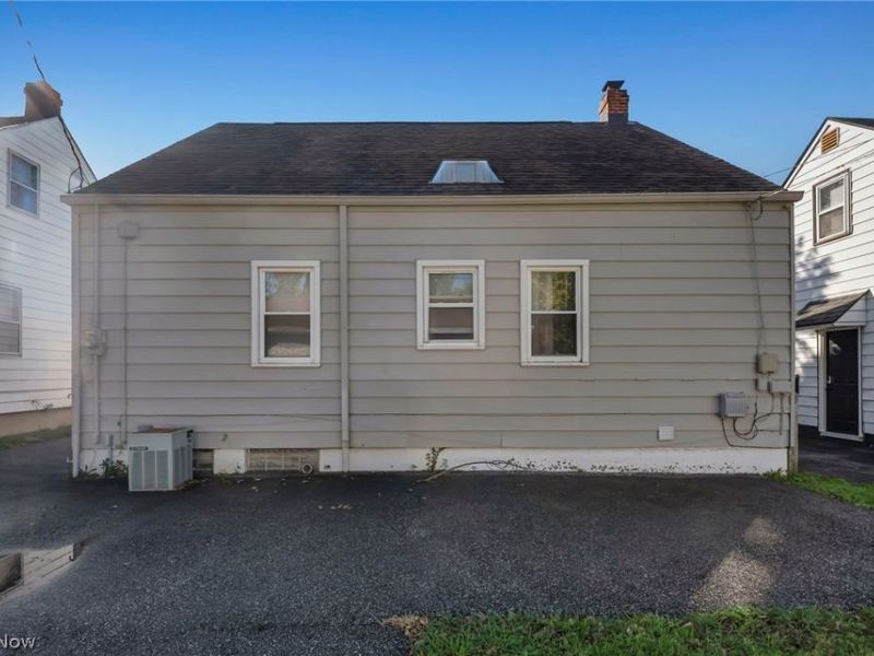 19409 Fairway Avenue , Maple Heights, OH 44137 Photo 16