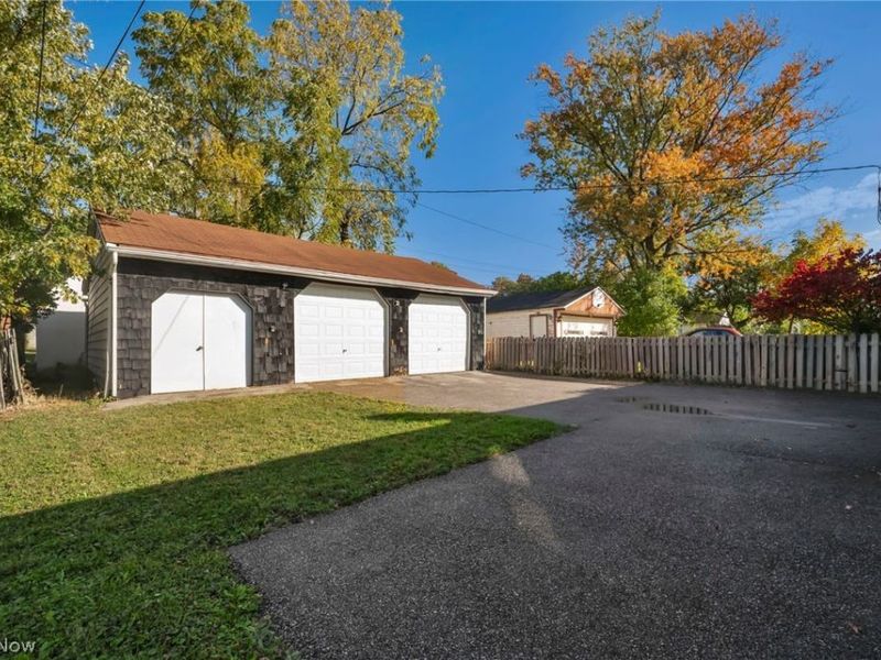 19409 Fairway Avenue , Maple Heights, OH 44137 Photo 18