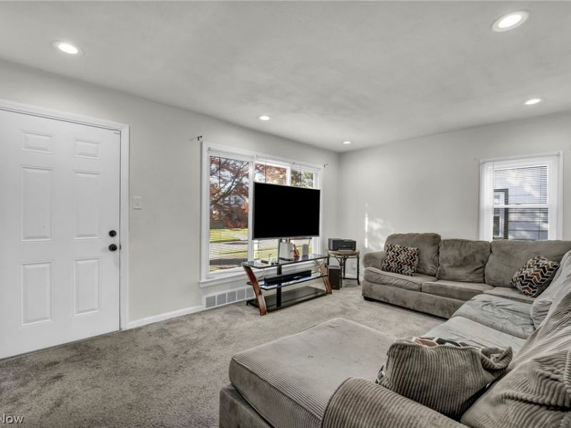 19409 Fairway Avenue , Maple Heights, OH 44137 Photo 3