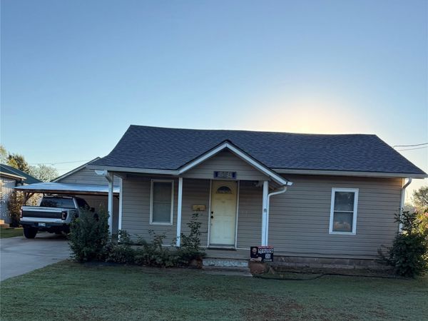 808 S She She Avenue , Hominy, OK 74035