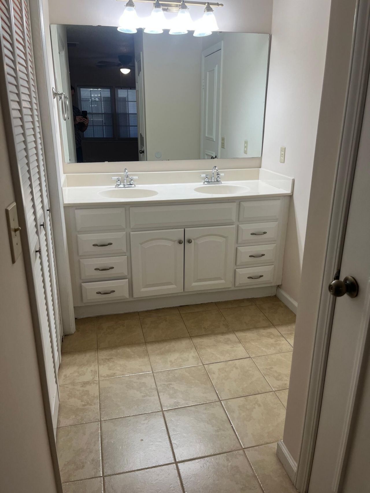 25 N Basilica Avenue Photo 11