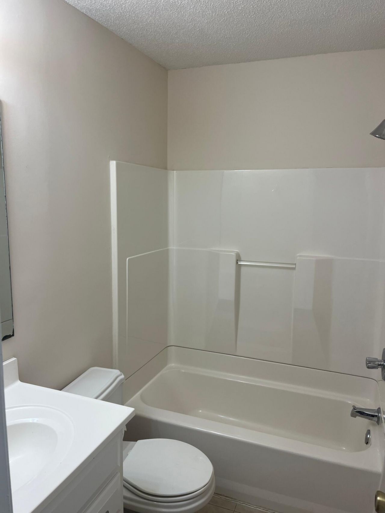 25 N Basilica Avenue Photo 14