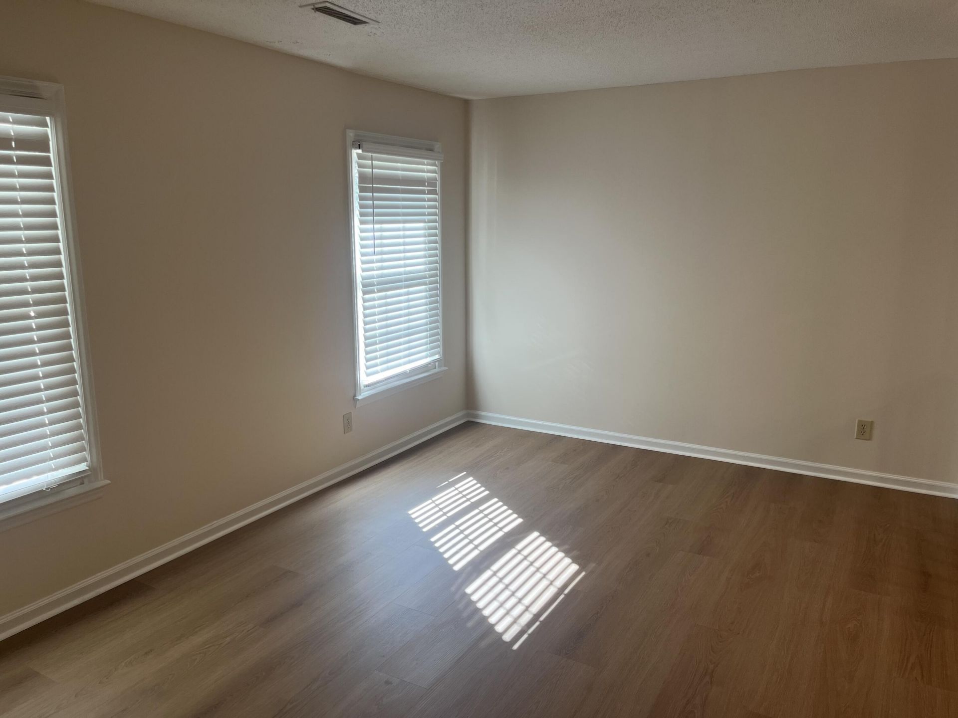 25 N Basilica Avenue Photo 4
