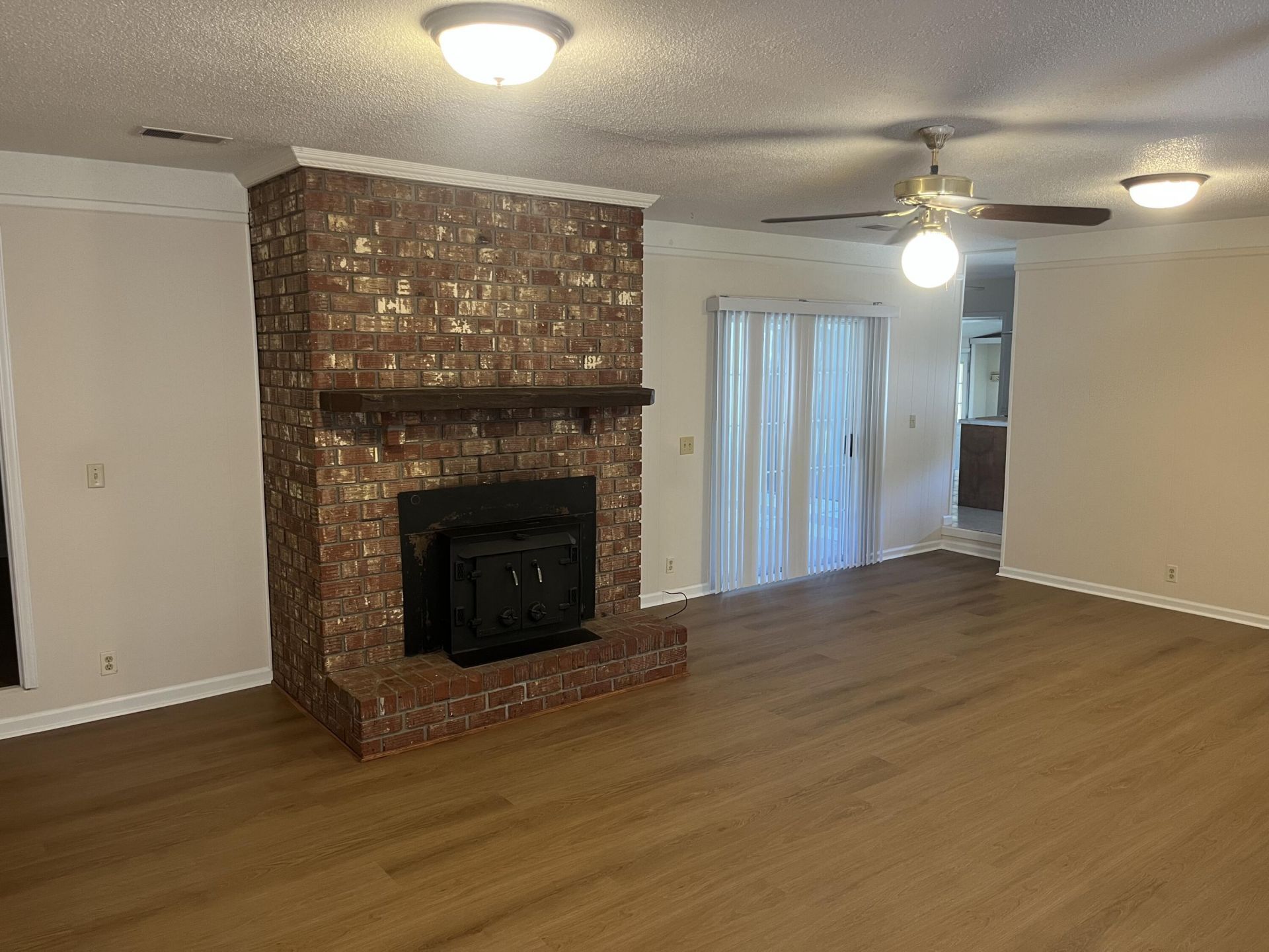 25 N Basilica Avenue Photo 5