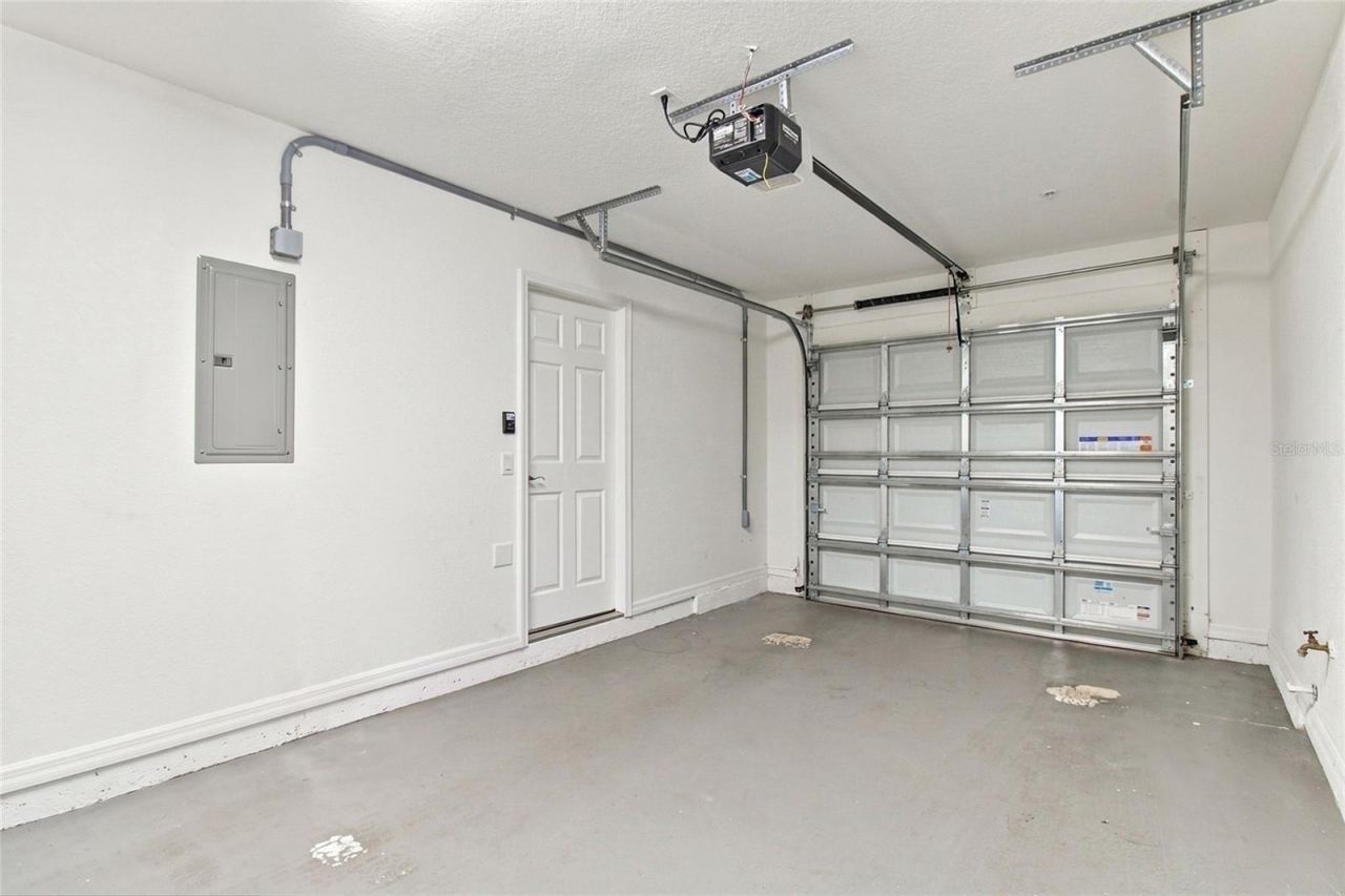 2537 6th Avenue Drive E, Bradenton, FL 34208 Photo
