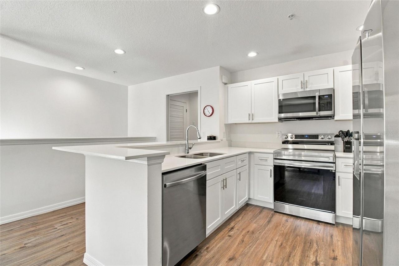 2537 6th Avenue Drive E, Bradenton, FL 34208 Photo