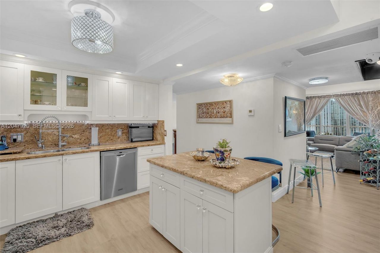 2851 NE 183rd St, Unit 1811-15 E, Aventura, FL 33160 Photo