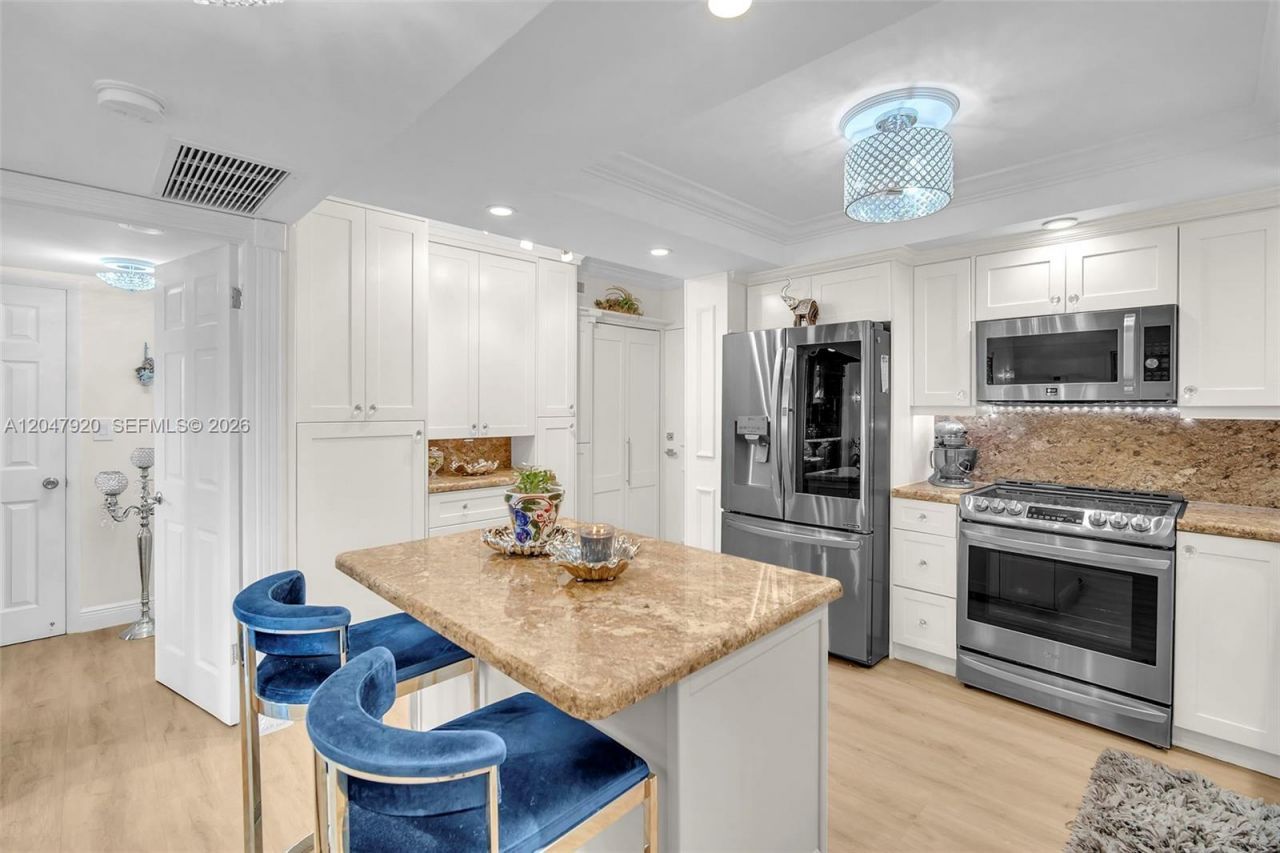 2851 NE 183rd St, Unit 1811-15 E, Aventura, FL 33160 Photo