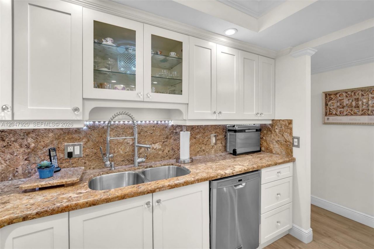 2851 NE 183rd St, Unit 1811-15 E, Aventura, FL 33160 Photo