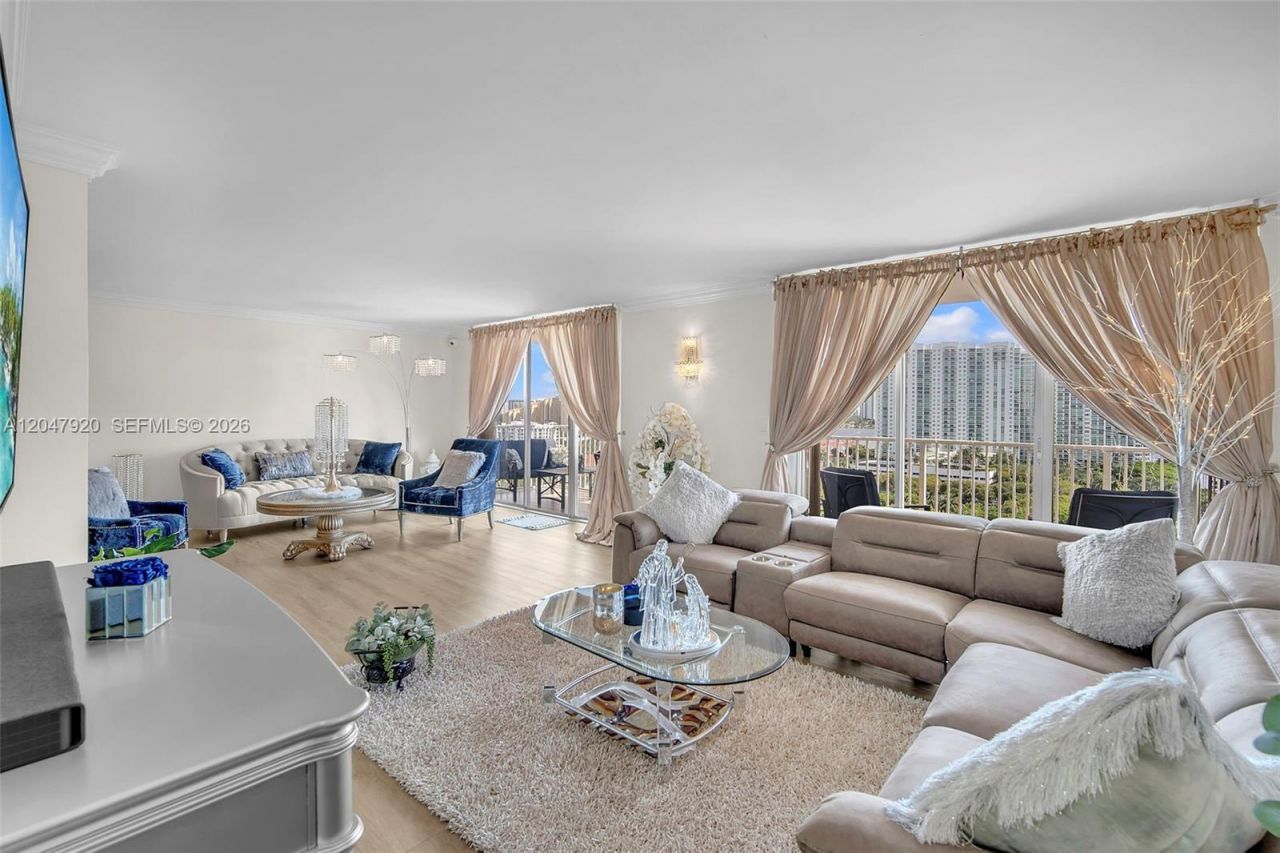 2851 NE 183rd St, Unit 1811-15 E, Aventura, FL 33160 Photo