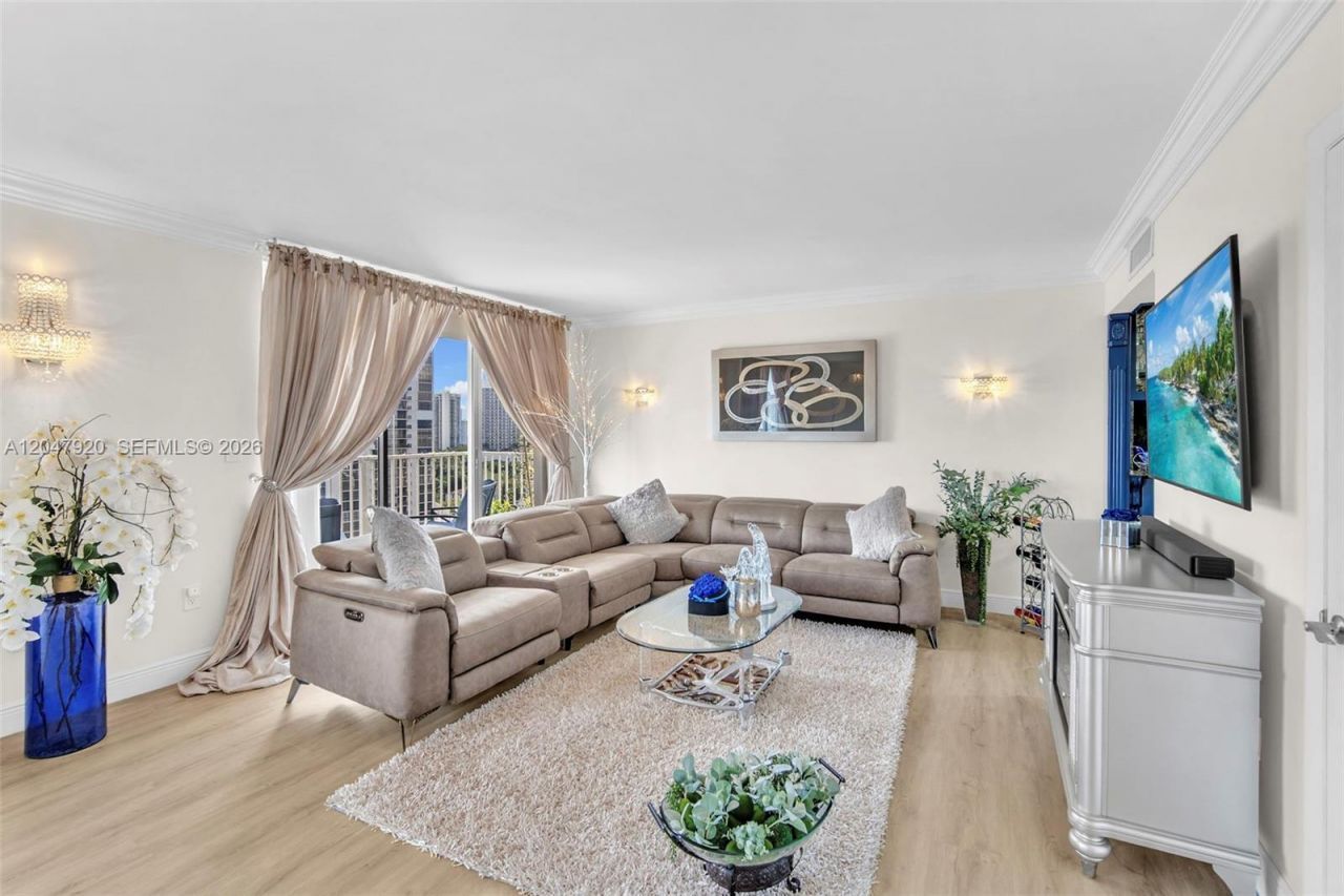2851 NE 183rd St, Unit 1811-15 E, Aventura, FL 33160 Photo